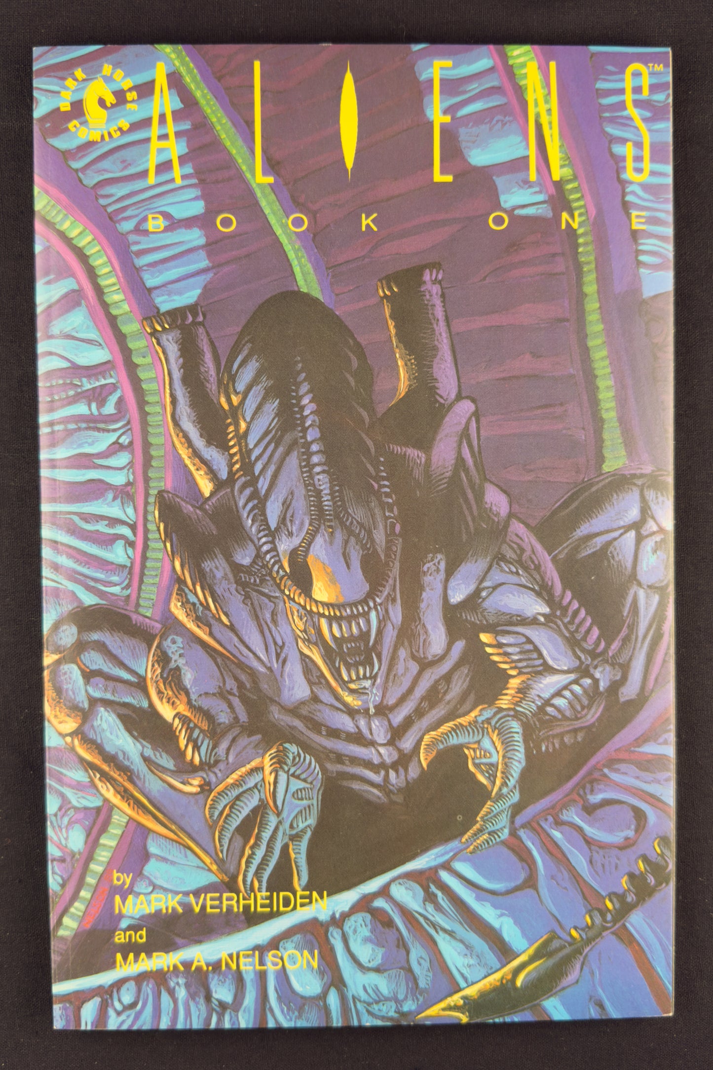 Aliens Book 1 (1990) Dark Horse
