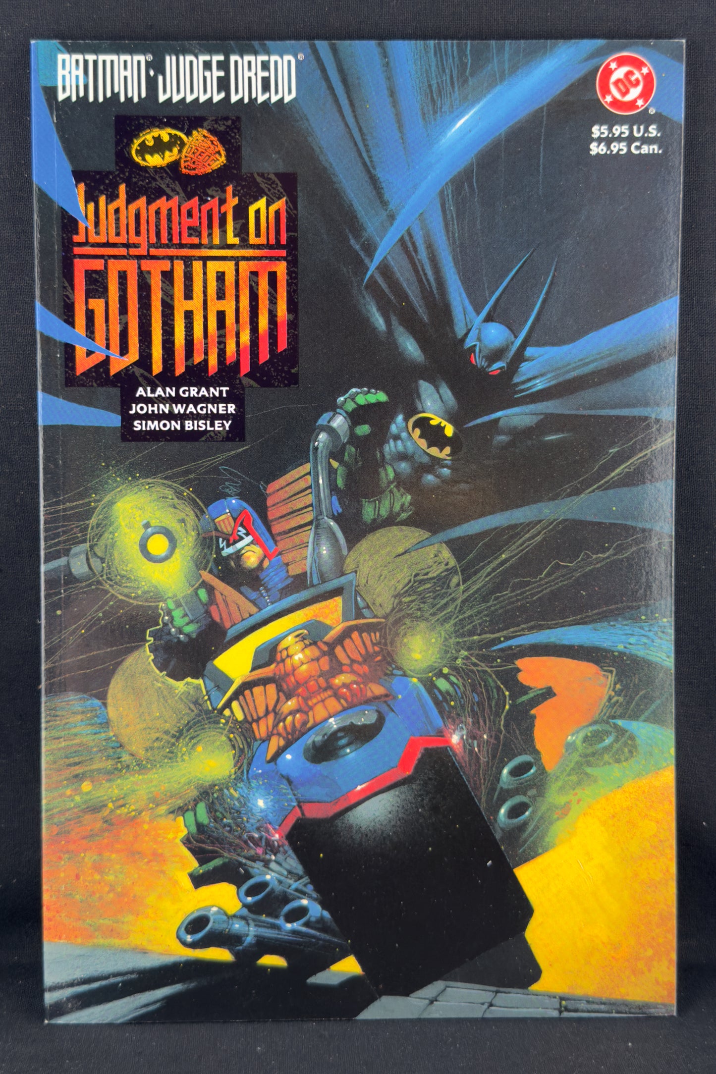 Batman/Judge Dredd: Judgment on Gotham (1991)