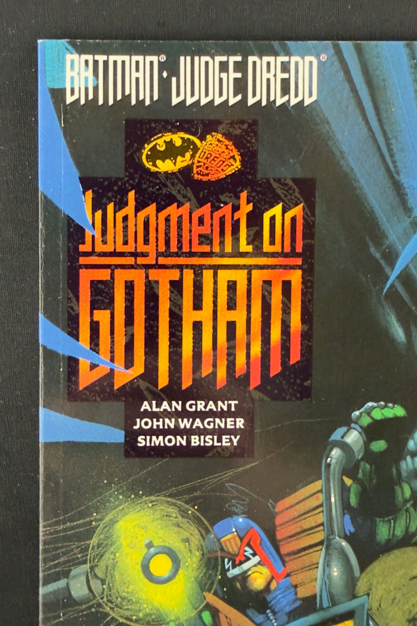 Batman/Judge Dredd: Judgment on Gotham (1991)