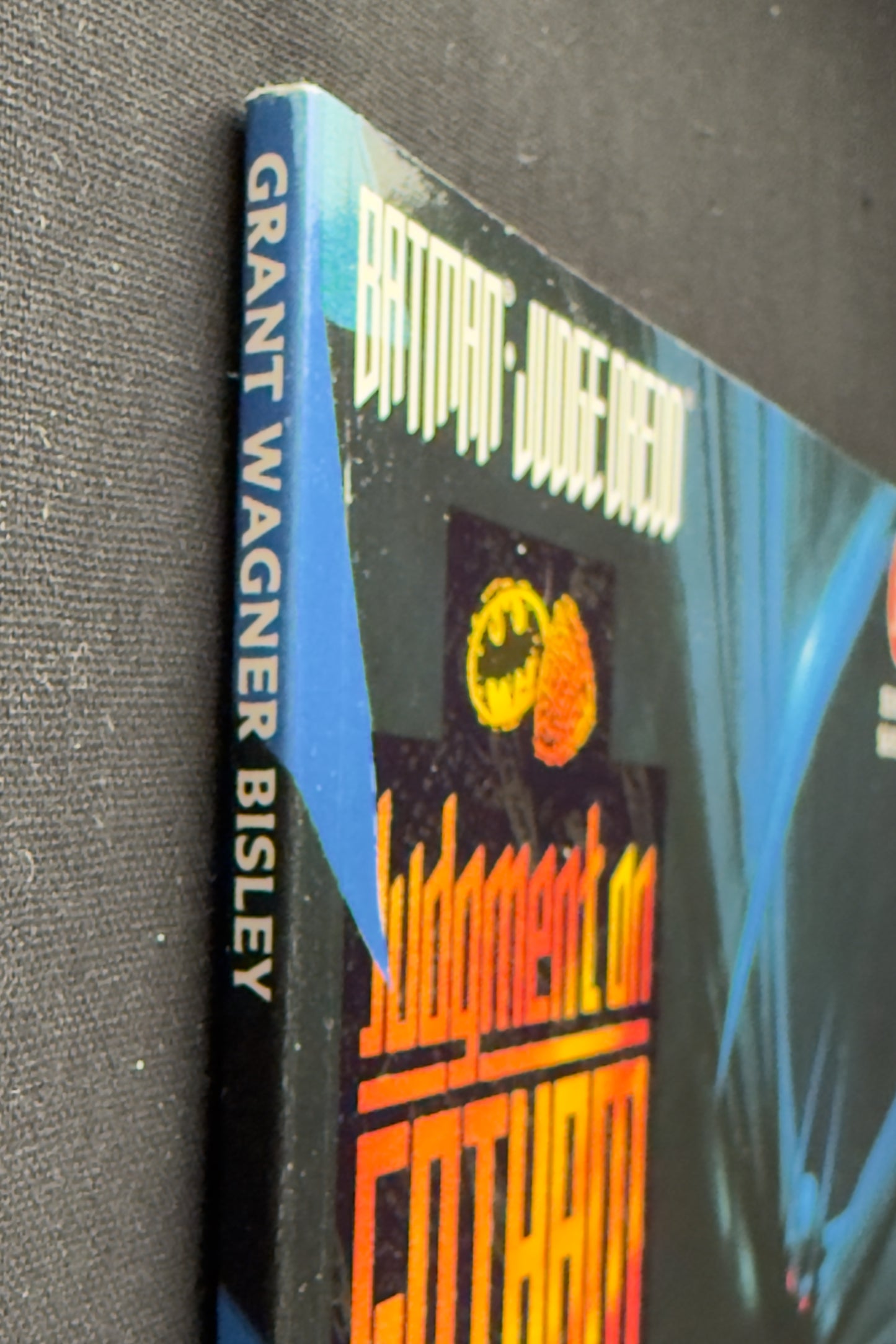 Batman/Judge Dredd: Judgment on Gotham (1991)