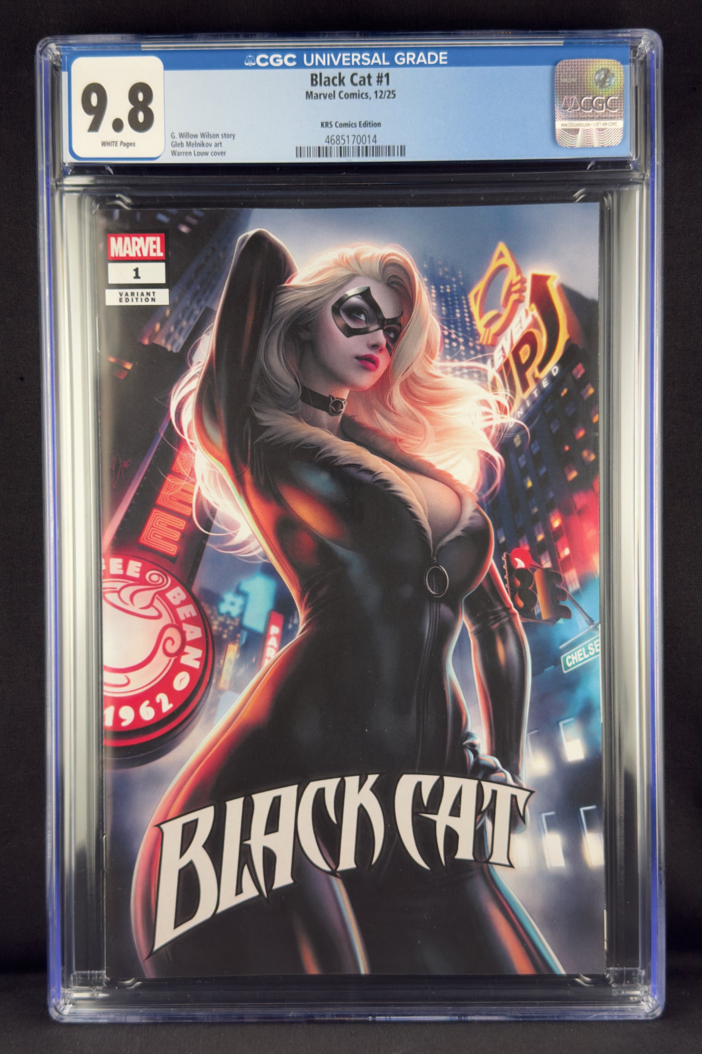 Black Cat #1 (2025) CGC 9.8 Warren Louw Variant.